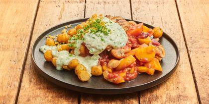 Kipfilet met ham-kaassaus, ratatouille en kriel