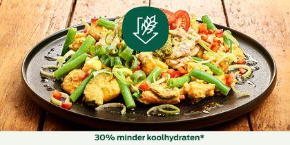 Italiaanse bakschotel met kip en pesto