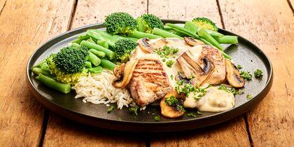 Varkenshaas met champignon-roomsaus en rijst