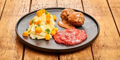 Gehaktbal met aardappelgratin en rabarbercompote