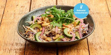 Koolsalade met pulled chicken en chilimayonaise