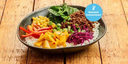 Poké bowl met gekruid gehakt