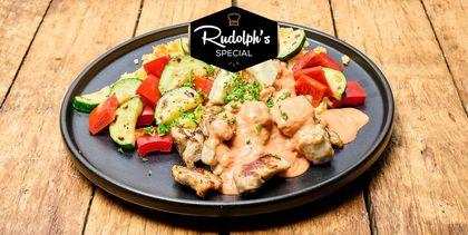 Kip in Toscaanse tomaten-roomsaus met polentapuree
