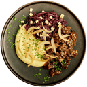 Stoofvlees met rodekool, appeltjes en aardappelpuree