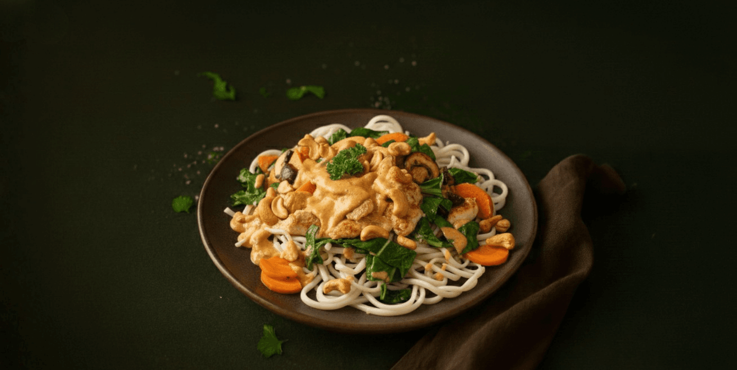 Thaise curry met kip, noedels en groenten