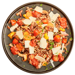 Spaghetti bolognese met spek en geraspte kaas