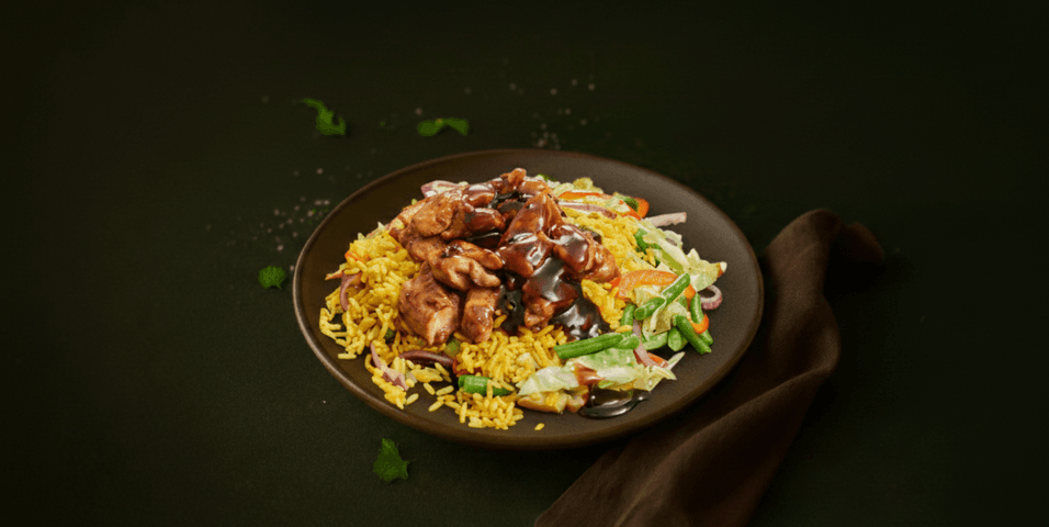 Nasi koening met kip in ketjap en groenten