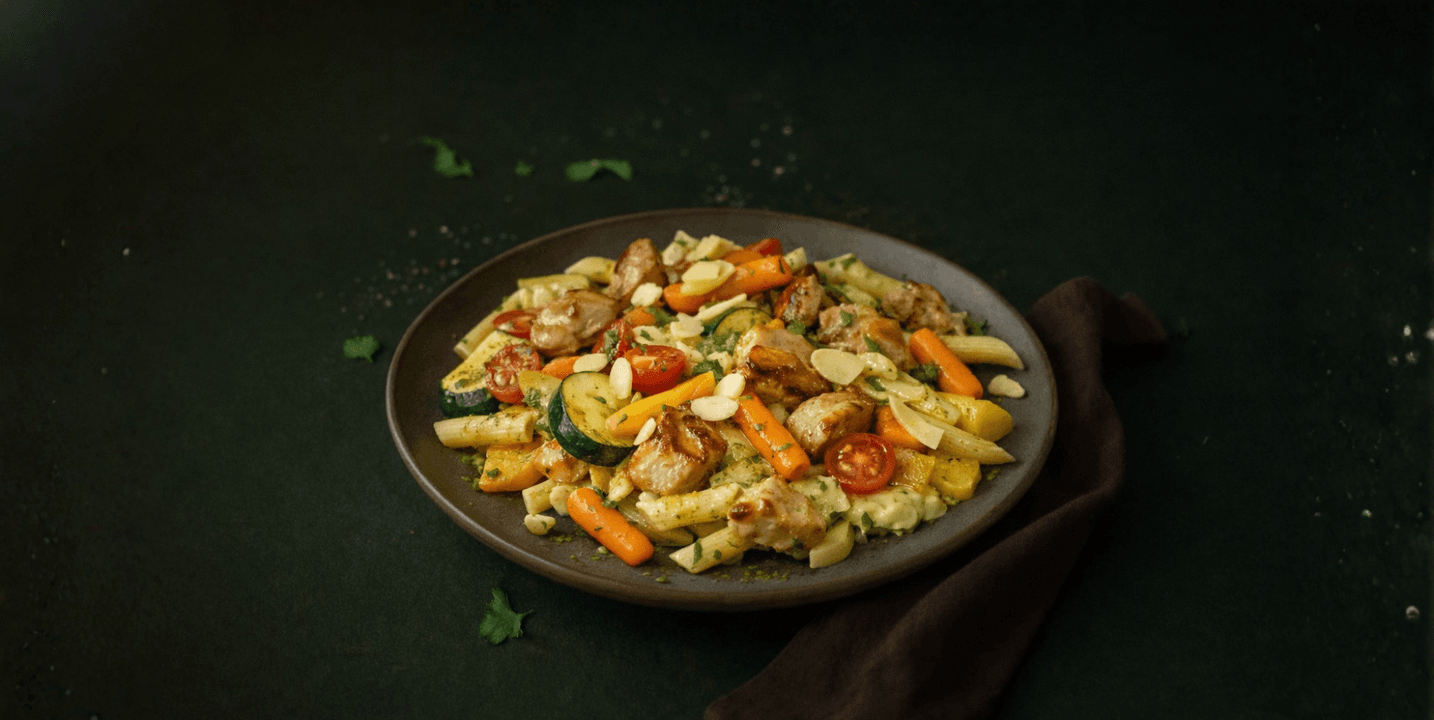 Pasta pesto met kip in roomsaus en groenten