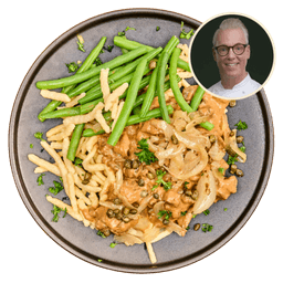 Weense spätzle met kalfsgoulash en sperziebonen