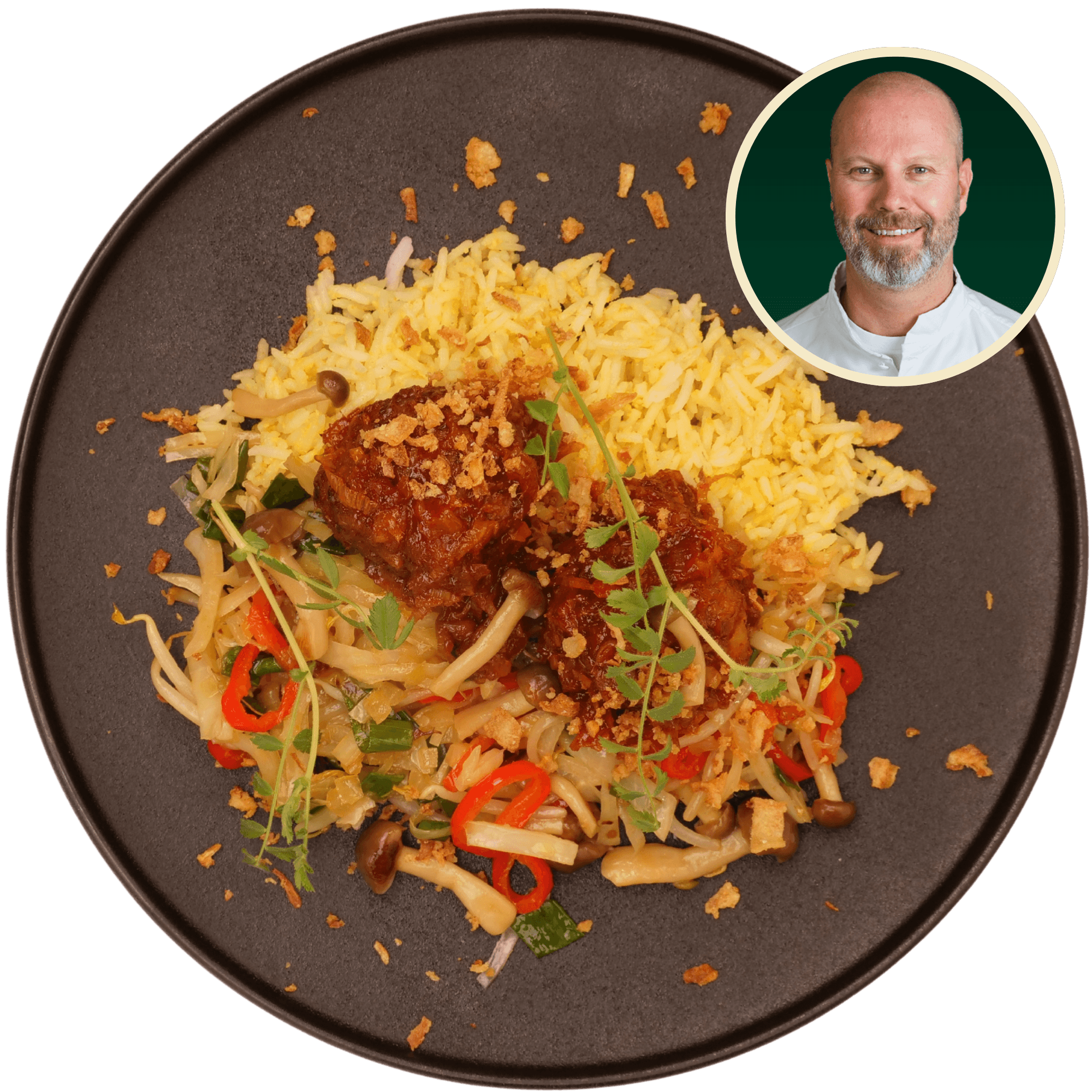 Gehaktballen in Aziatische saus met gewokte groenten en nasi kuning