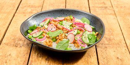 Poké bowl met pulled chicken