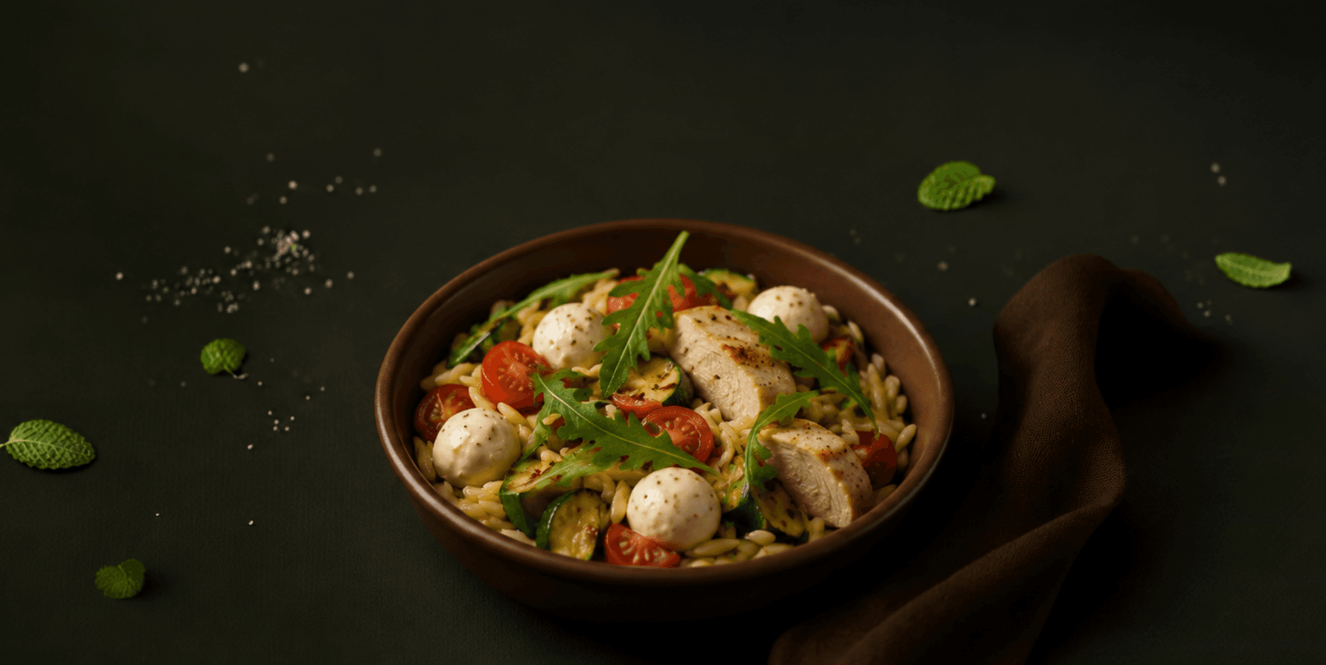 Salad pot Italiaanse stijl met orzo en kip