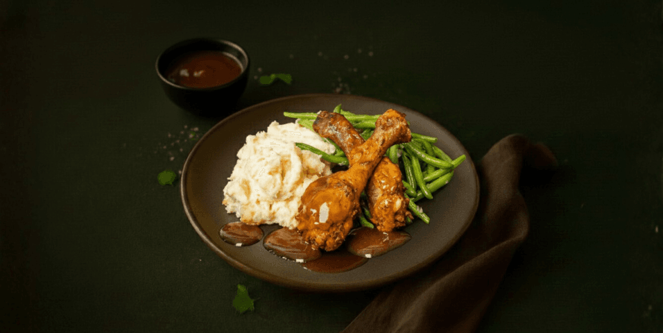 Drumsticks met sperziebonen en aardappelpuree