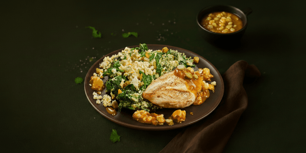 Stamppot spinazie met vegetarische kip in piccalillyjus