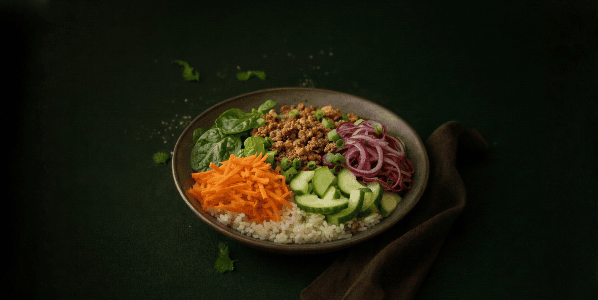 Koreaanse salade gehakt en knapperige groenten