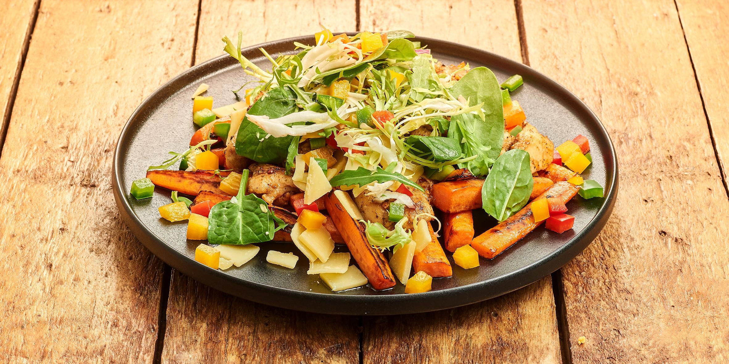 Rudolph's Special: kip-kapsalon met zoete aardappel en slamix