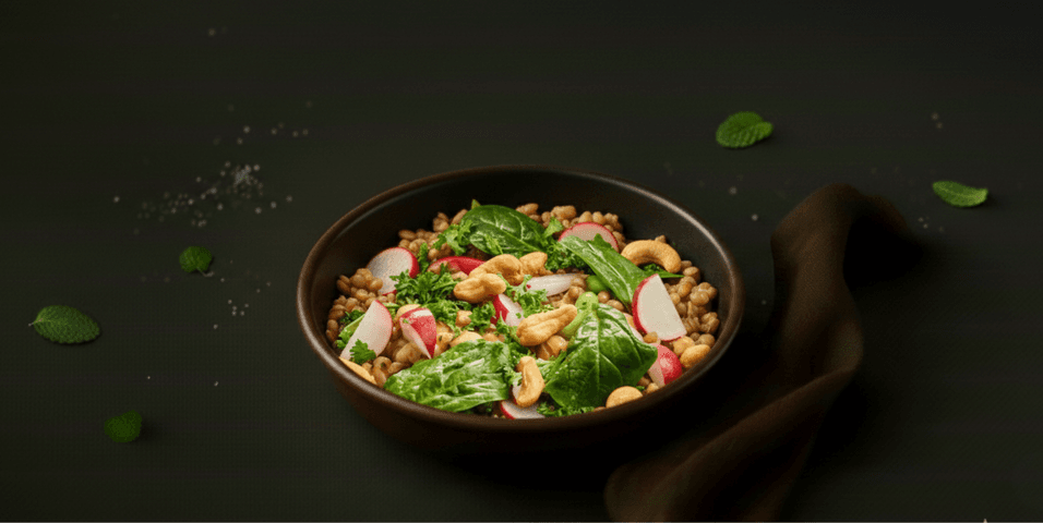 Salad pot met peulvruchten en groenten