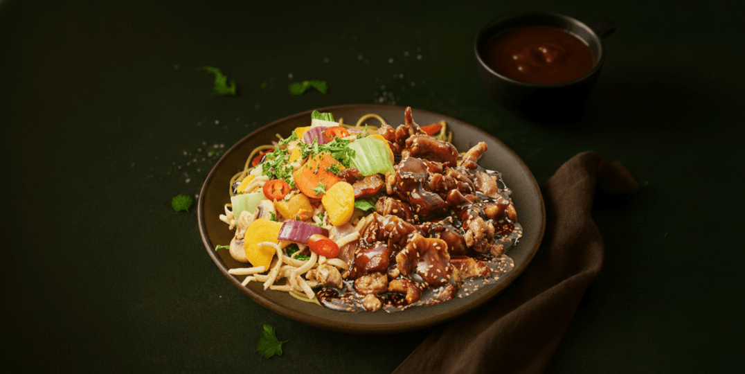 Bami met shoarma in sesamsaus en groenten