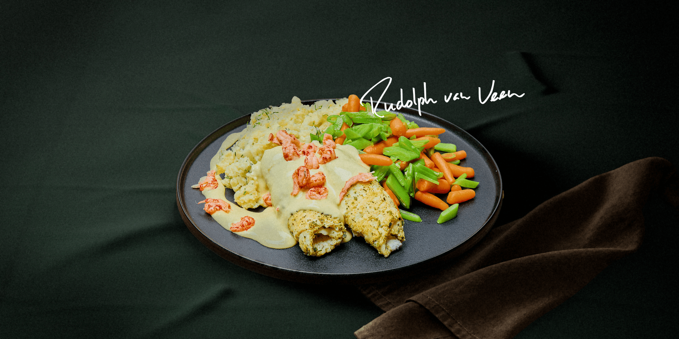 Scholrolletjes in honing-mosterdsaus met groenten en kruidenpuree